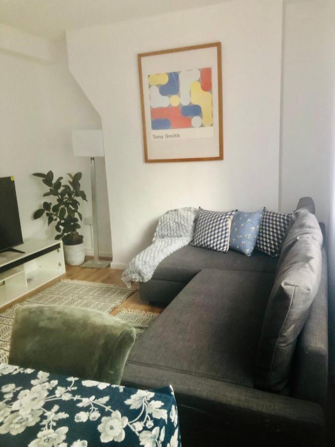 City Location- 2 Bedroom Apartment Londra Esterno foto