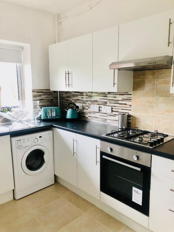 City Location- 2 Bedroom Apartment Londra Esterno foto